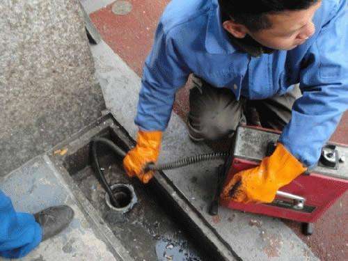 和舍镇疏通下水道