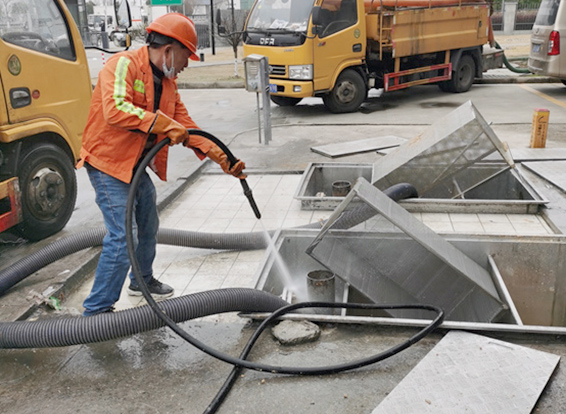 和舍镇隔油池清理